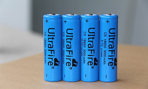 <b>鋰電池廠家報(bào)價(jià)依據(jù)，鋰電池報(bào)價(jià)價(jià)格主要影響的因素</b>
