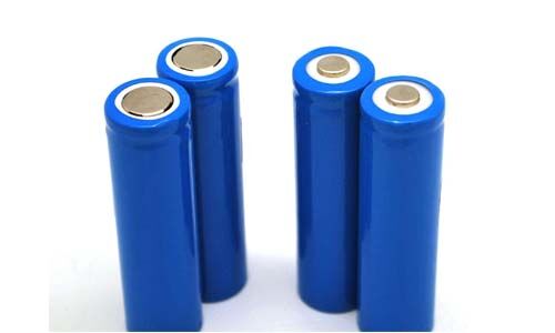 <b>鋰電產(chǎn)業(yè)鏈分化嚴重，鋰電池設備市場快速增長</b>