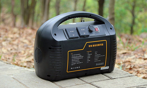 <b>戶外自駕電力短缺?移動(dòng)鋰電便攜式UPS電源輕松解決</b>